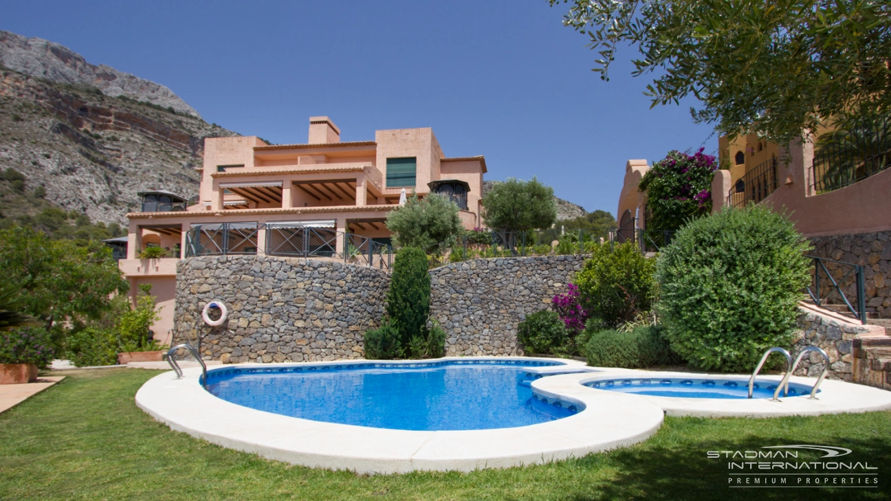 Spacious Duplex Apartment with Beautiful Panoramic Views