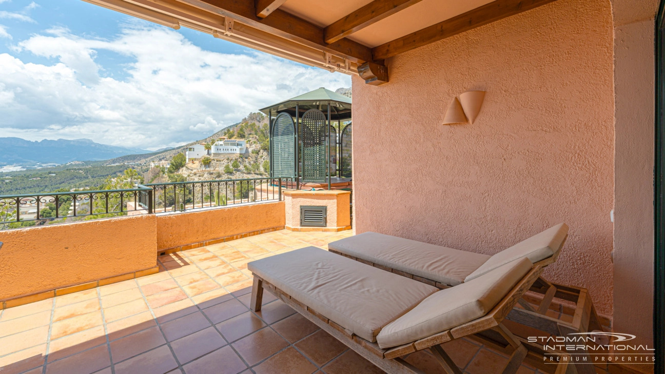 Spacious Duplex Apartment with Beautiful Panoramic Views