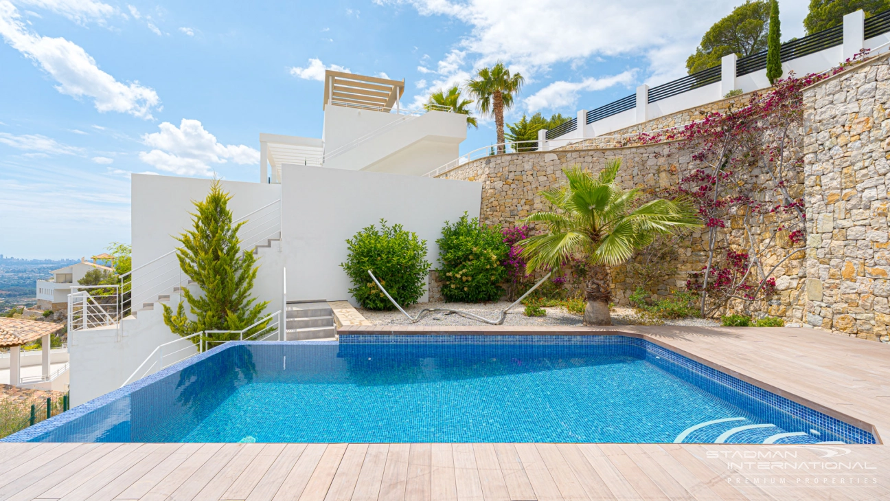 Modern Villa with Fantastic Sea Views in Altea La Vella