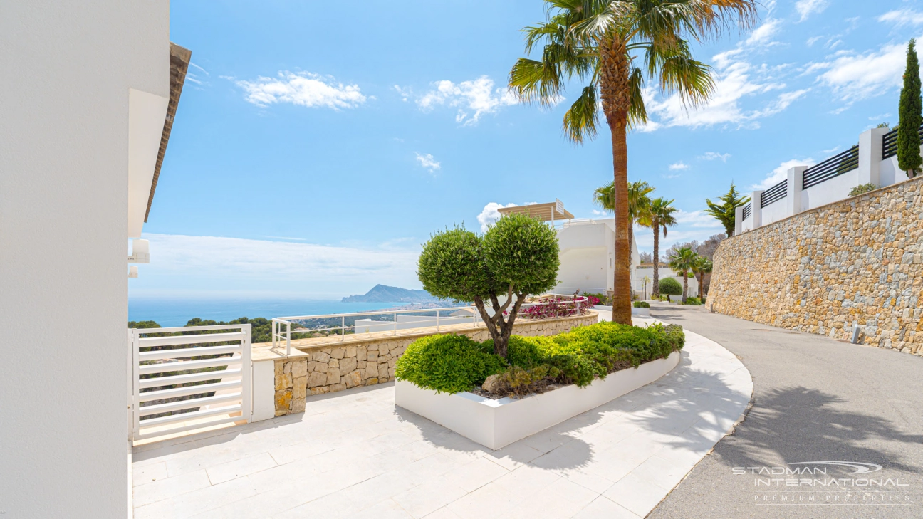 Modern Villa with Fantastic Sea Views in Altea La Vella