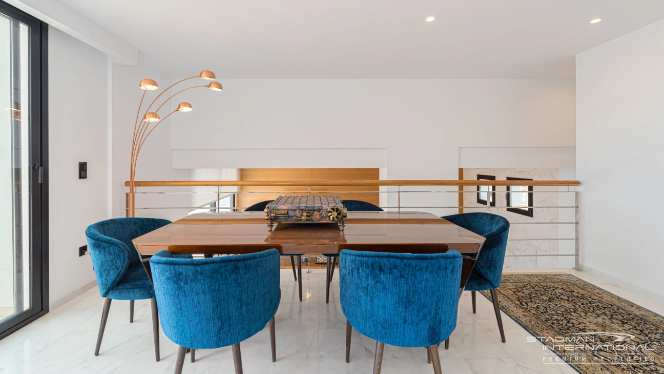 Modern Villa with Fantastic Sea Views in Altea La Vella