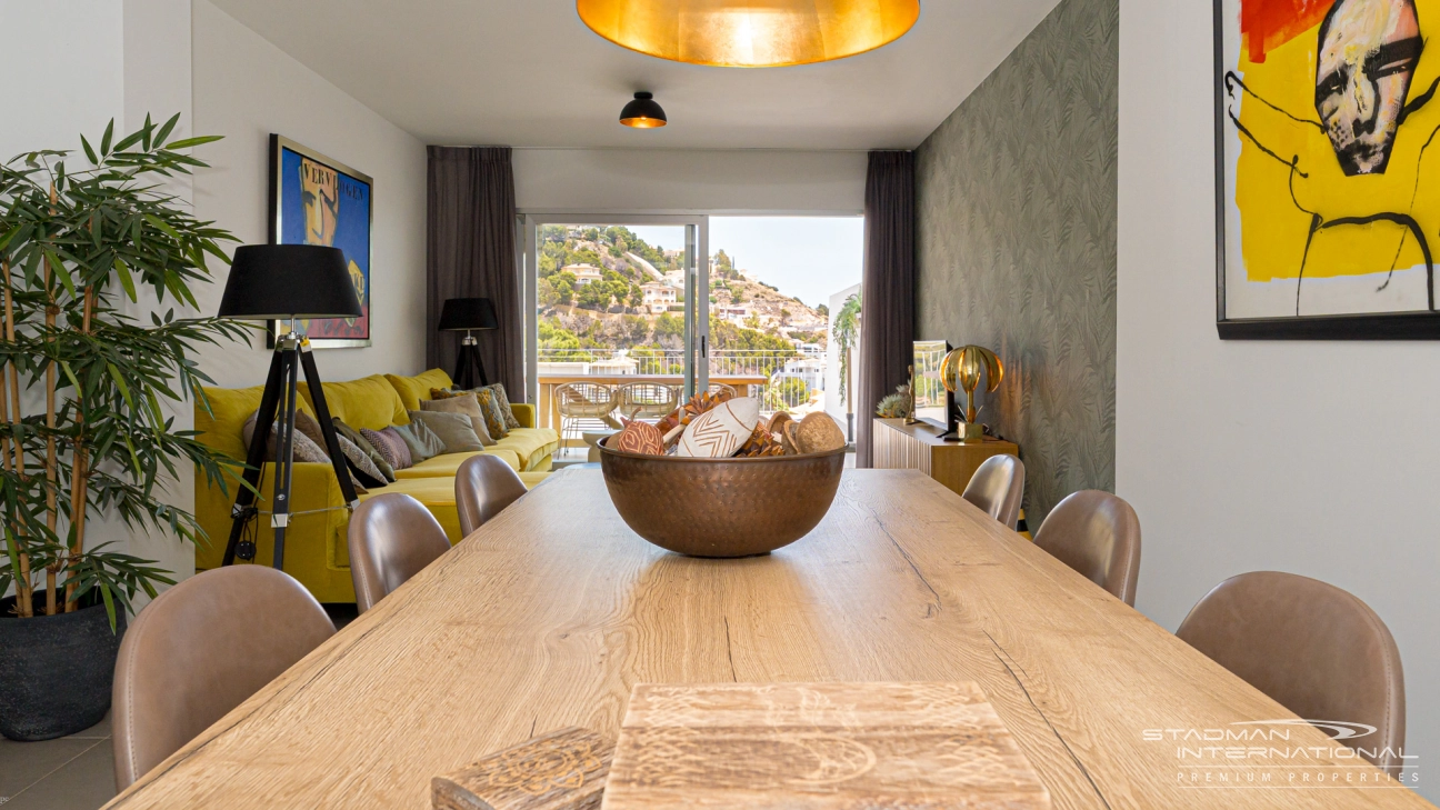 Apartamento Moderno con Vistas al Mar y Amplia Terraza