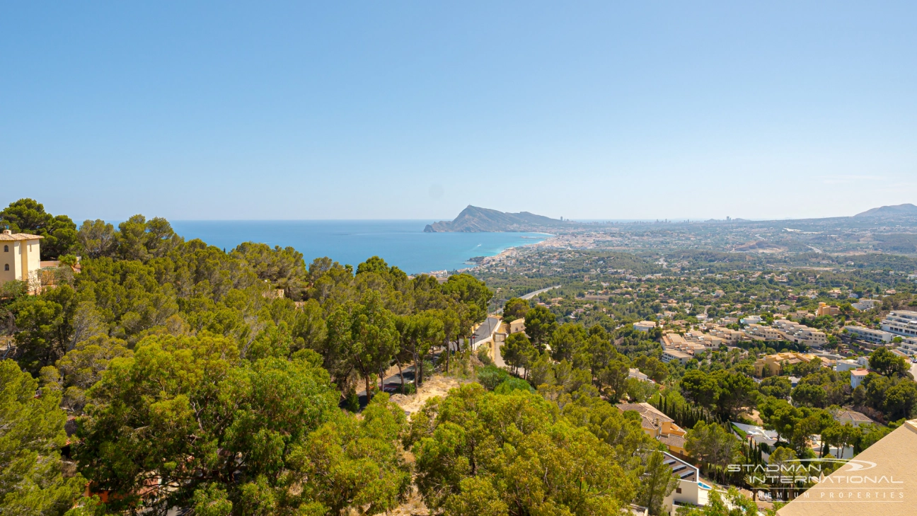 Large Apartment with Beautiful Sea Views in the Sierra de Altea