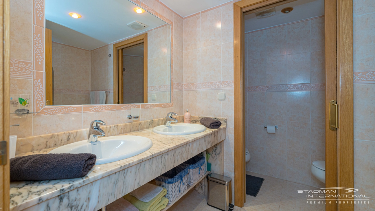 Large Apartment with Beautiful Sea Views in the Sierra de Altea
