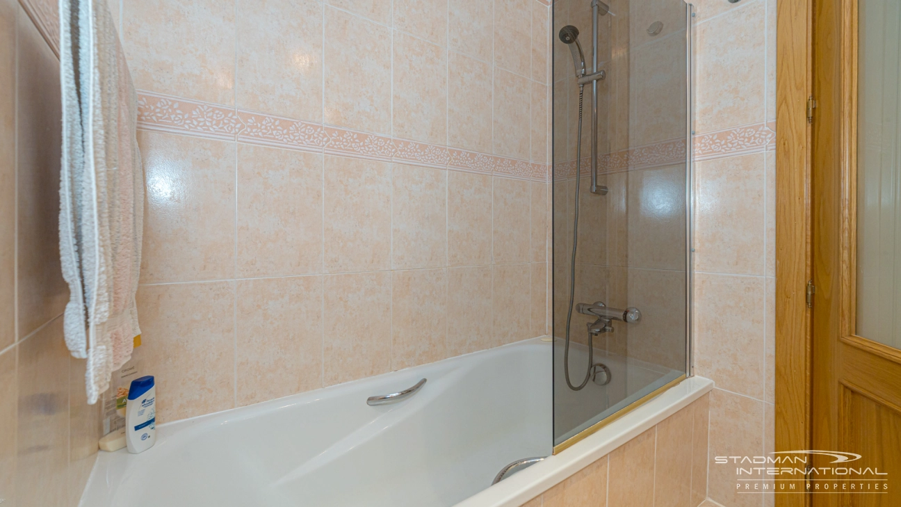 Large Apartment with Beautiful Sea Views in the Sierra de Altea