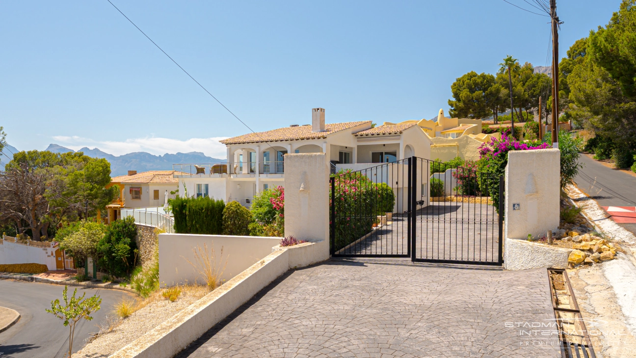 Ruime Villa met prachtig Zeezicht in de Sierra de Altea
