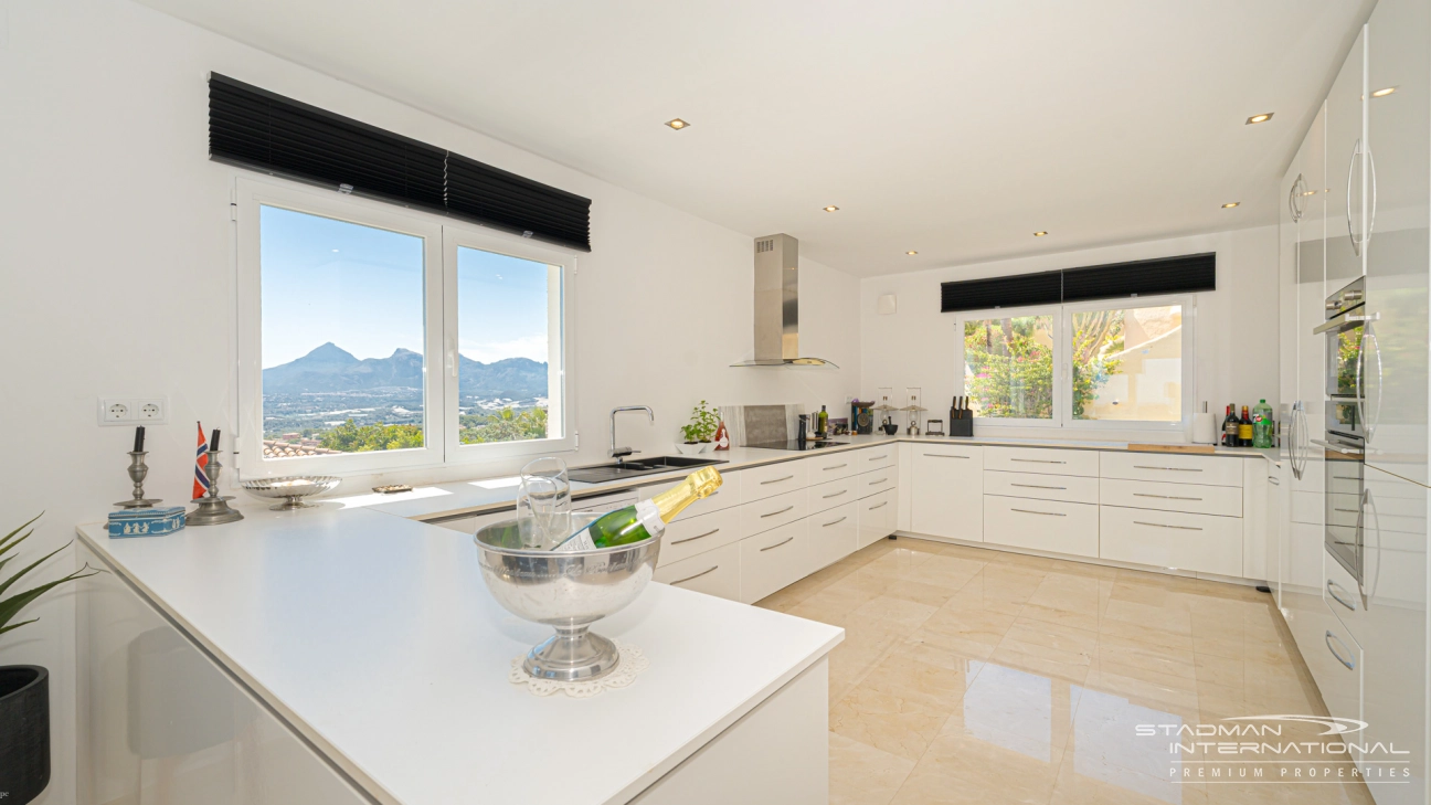 Ruime Villa met prachtig Zeezicht in de Sierra de Altea