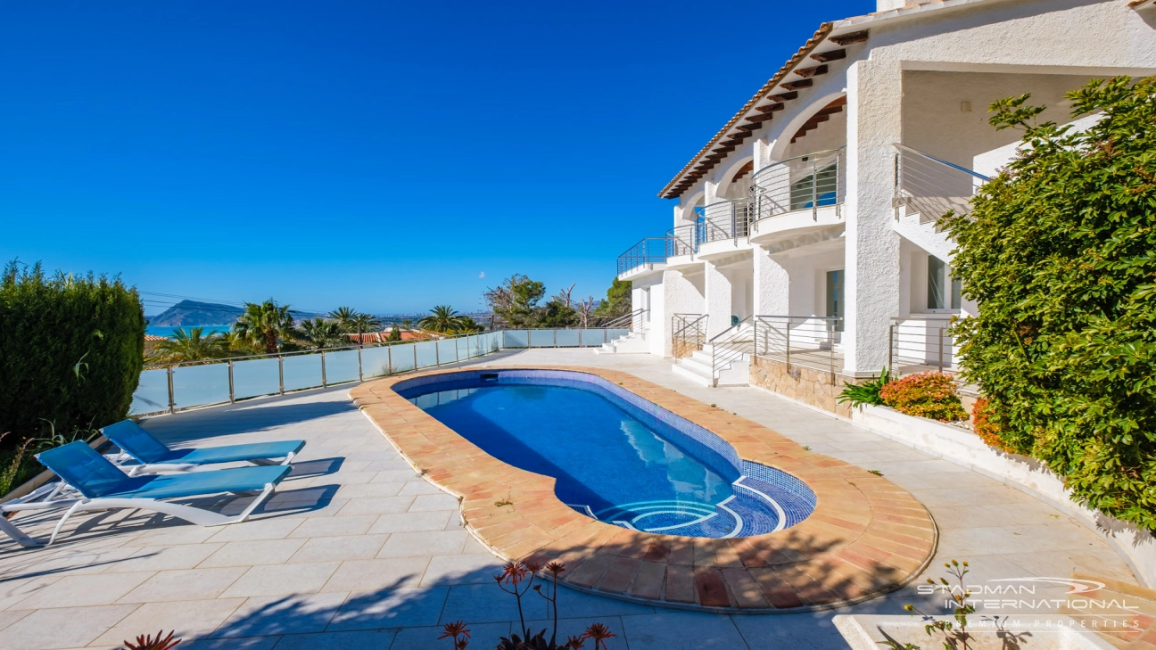 Große Villa mit herrlichem Meerblick in der Sierra de Altea