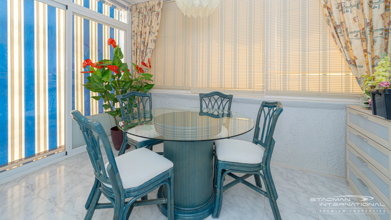 Praktische Villa mit Pool und herrlichem Meerblick