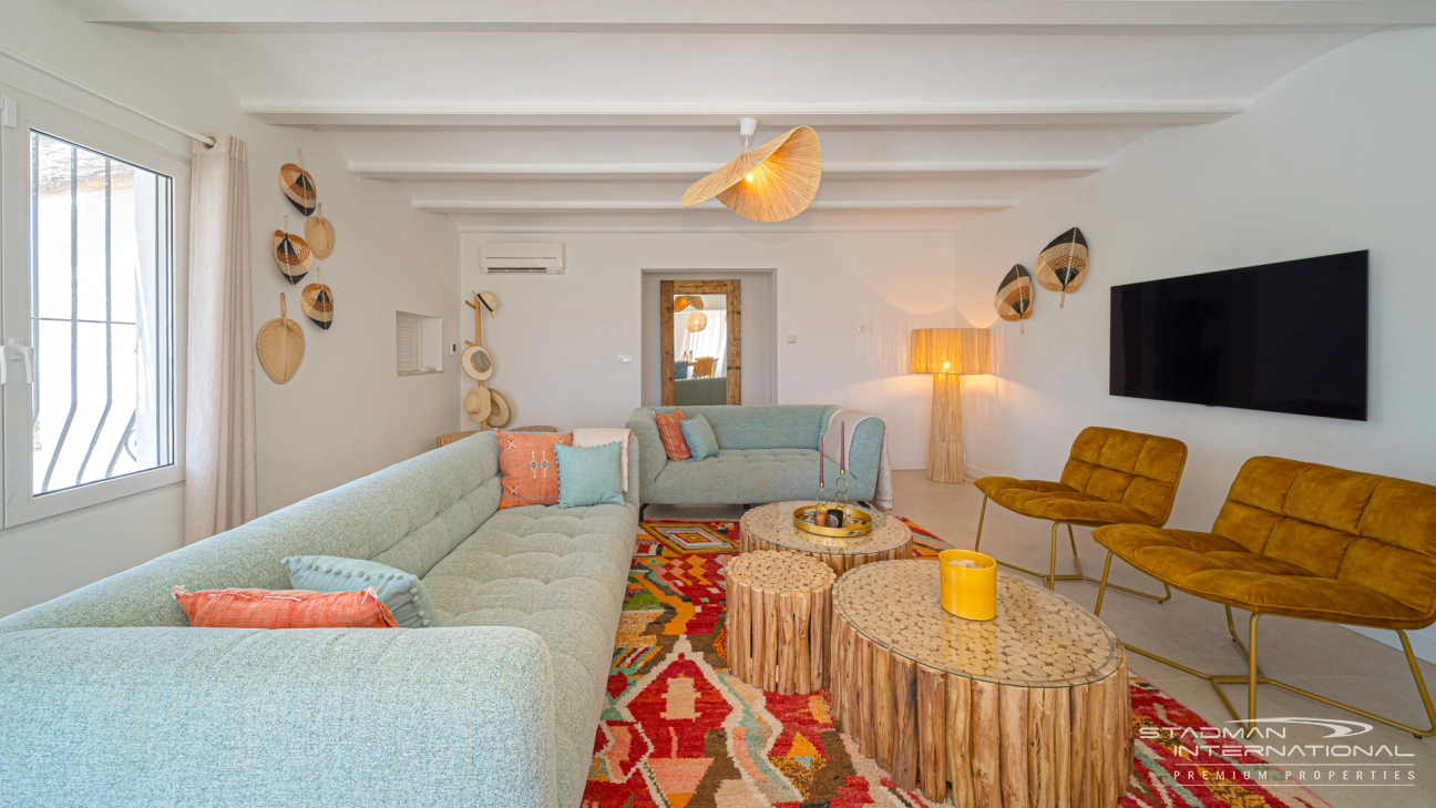 Renovert Villa med Gjesteleilighet nær Stranden i La Olla