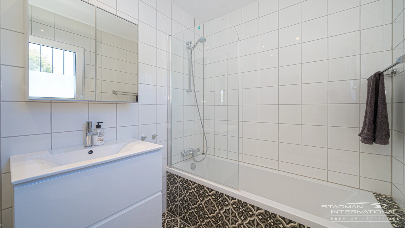 Renovert Villa med Gjesteleilighet nær Stranden i La Olla