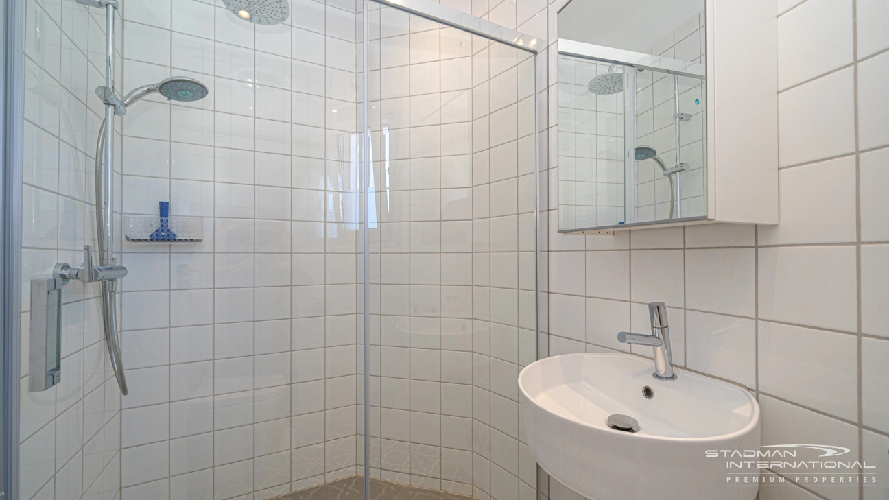 Renovert Villa med Gjesteleilighet nær Stranden i La Olla
