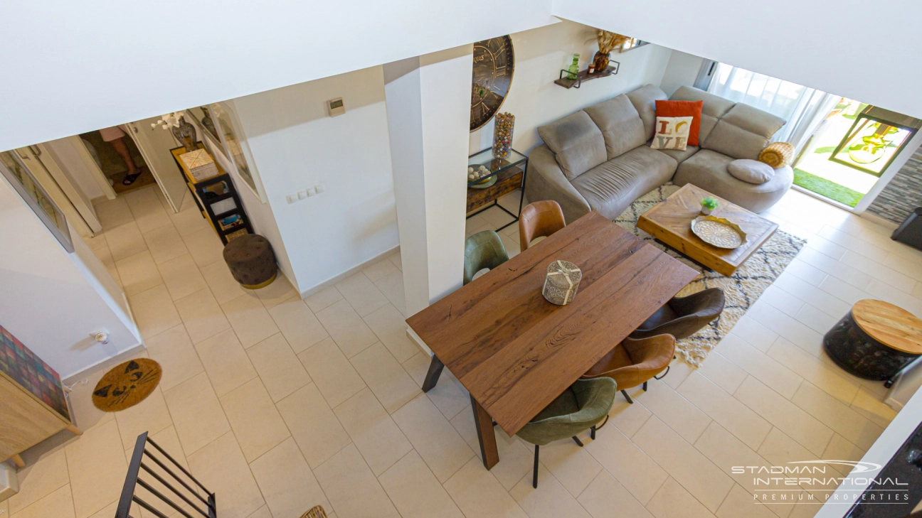 Geräumiges Duplex-Penthouse mit atemberaubender Aussicht in Mascarat
