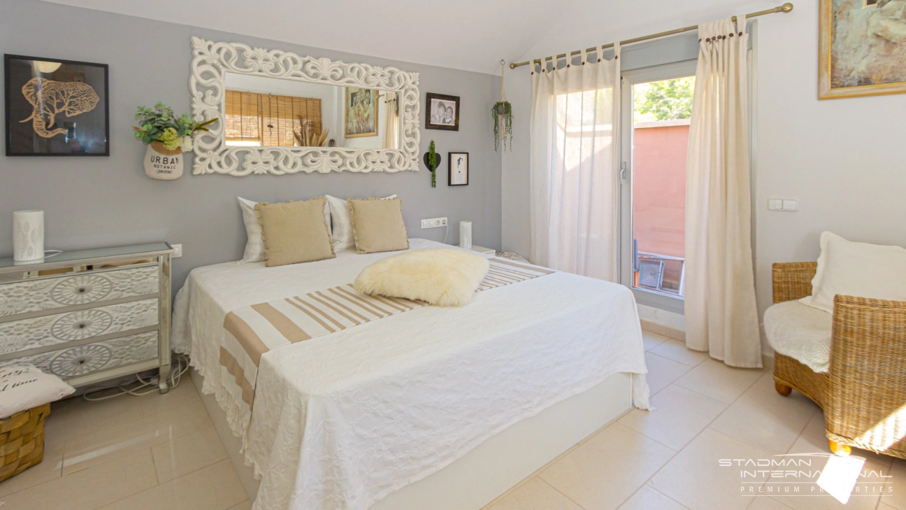 Geräumiges Duplex-Penthouse mit atemberaubender Aussicht in Mascarat