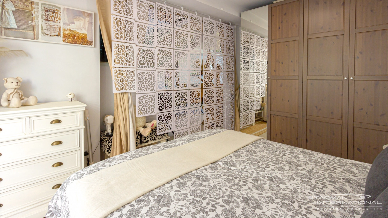 Geräumiges Duplex-Penthouse mit atemberaubender Aussicht in Mascarat