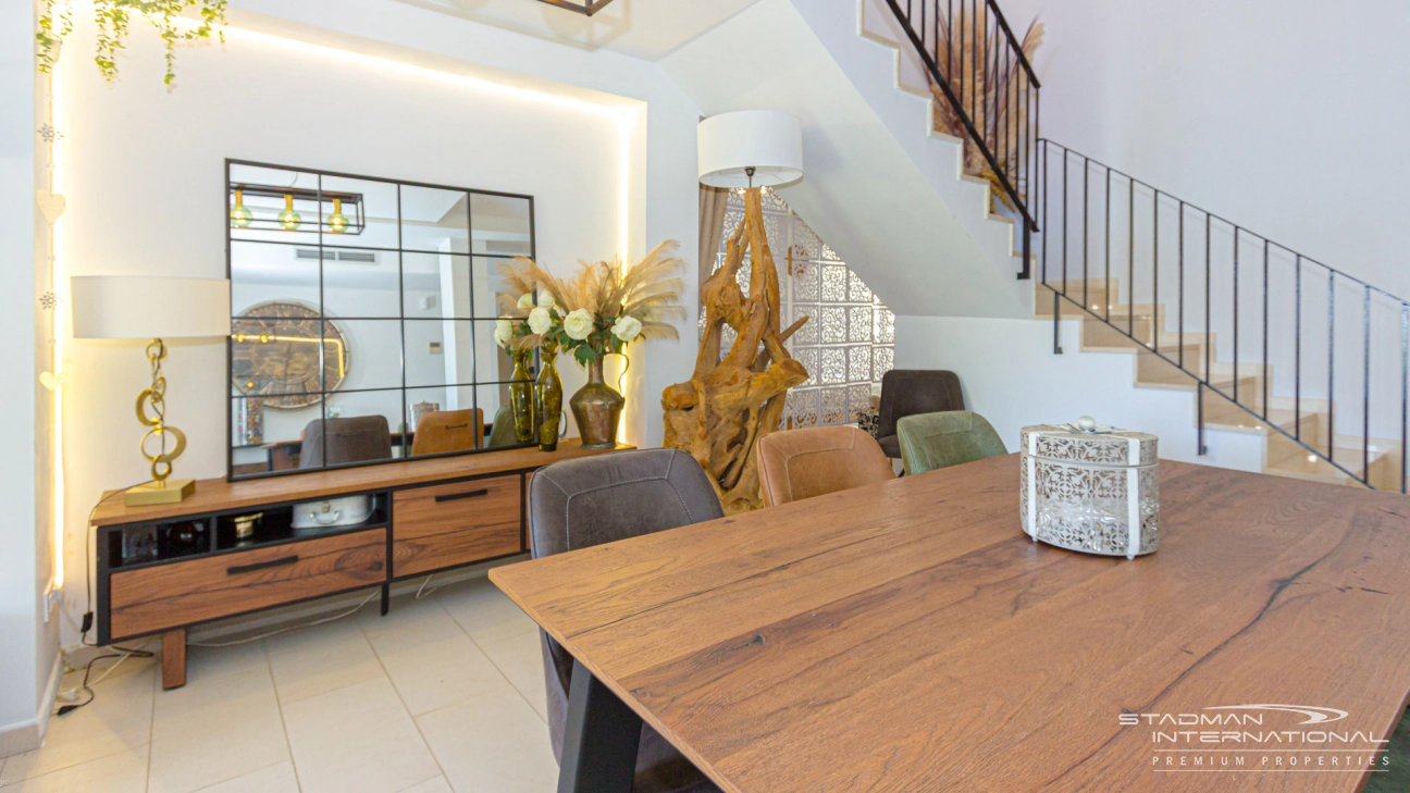 Geräumiges Duplex-Penthouse mit atemberaubender Aussicht in Mascarat