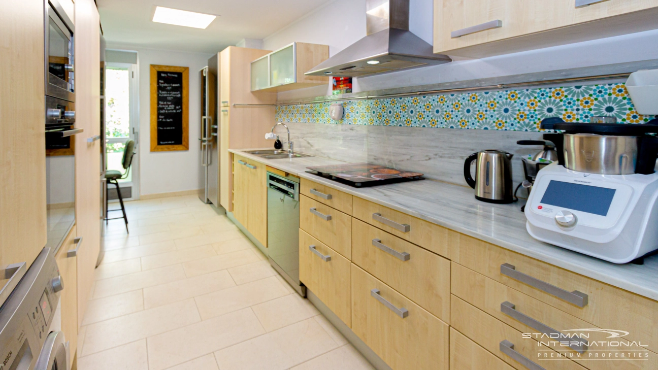 Geräumiges Duplex-Penthouse mit atemberaubender Aussicht in Mascarat