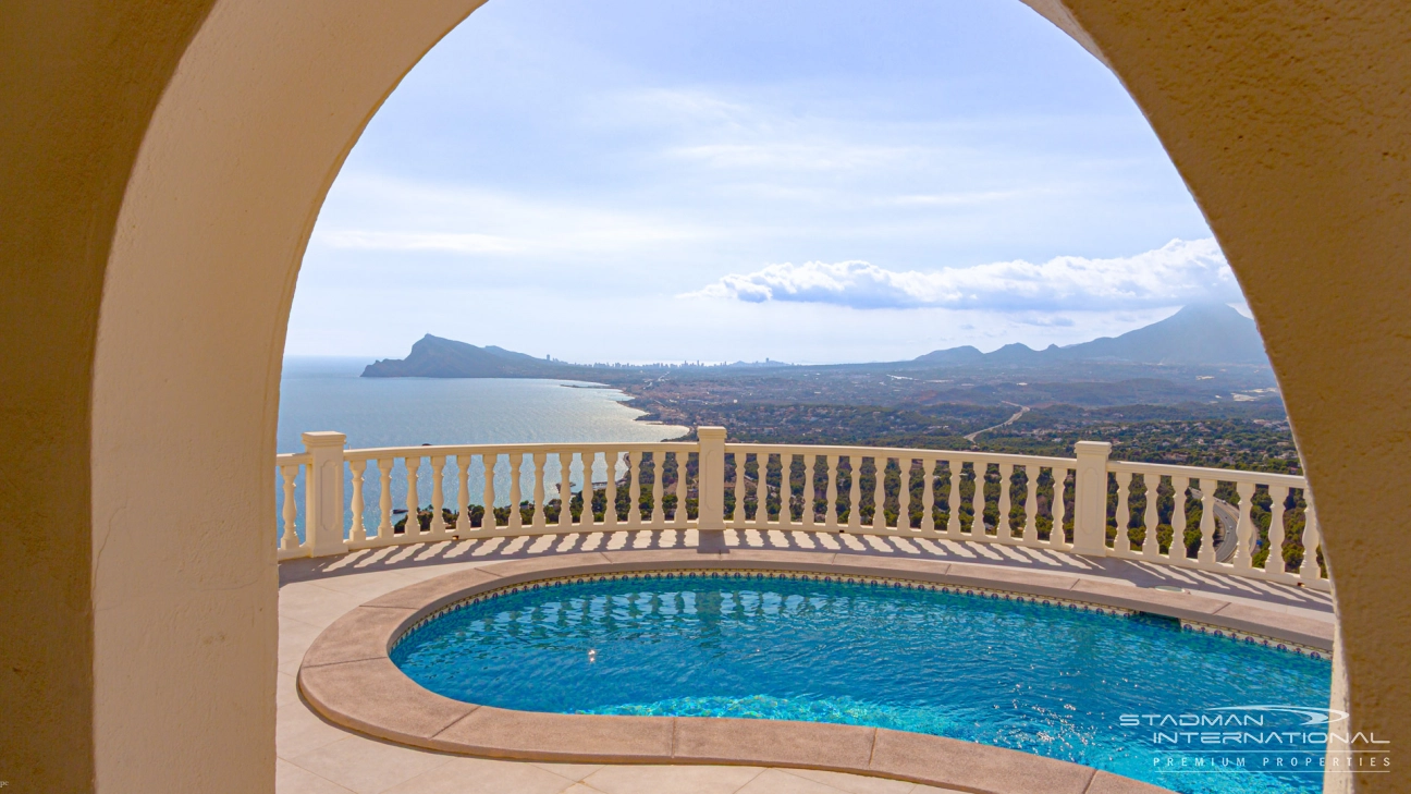 Atemberaubende Villa mit herrlichem Meerblick in Altea Hills