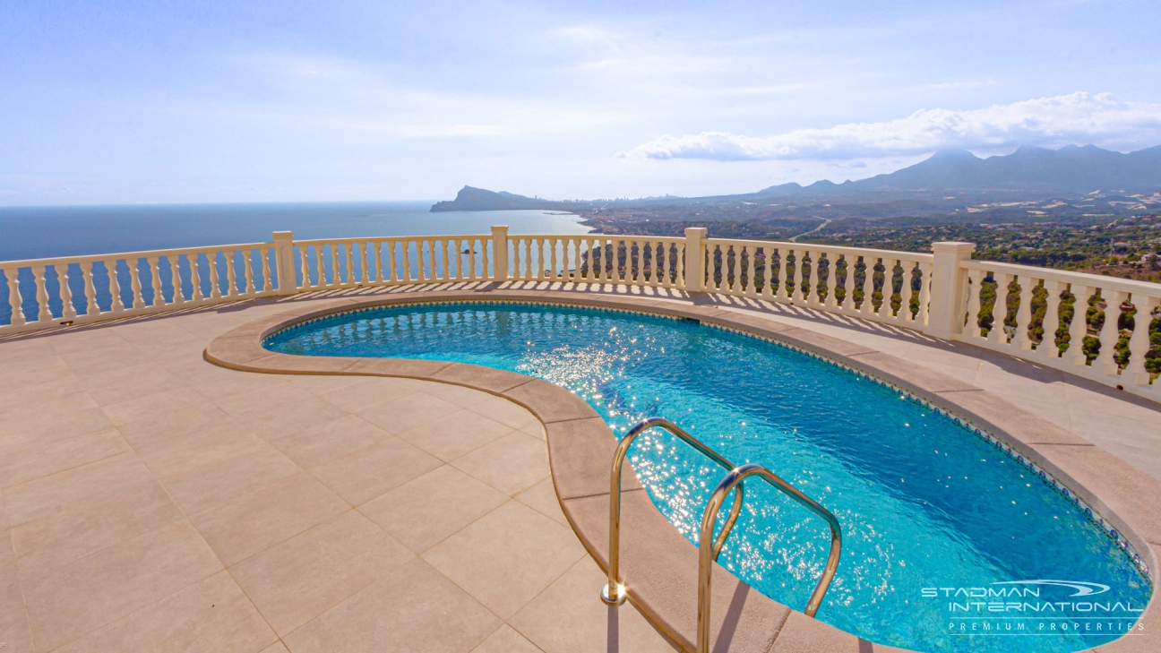 Atemberaubende Villa mit herrlichem Meerblick in Altea Hills