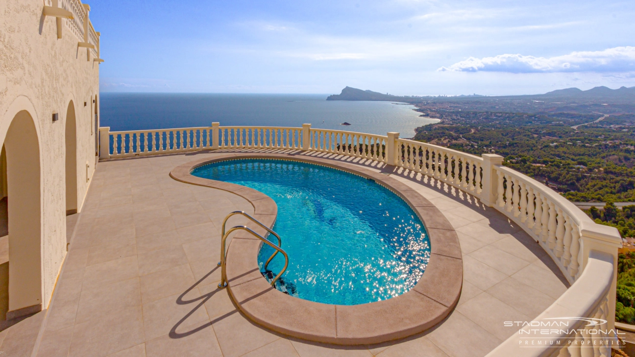 Atemberaubende Villa mit herrlichem Meerblick in Altea Hills