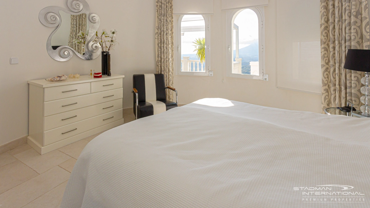 Atemberaubende Villa mit herrlichem Meerblick in Altea Hills