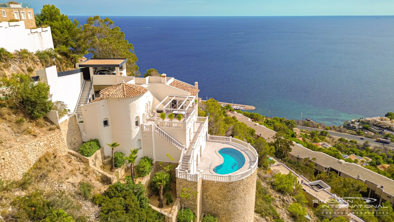 Atemberaubende Villa mit herrlichem Meerblick in Altea Hills