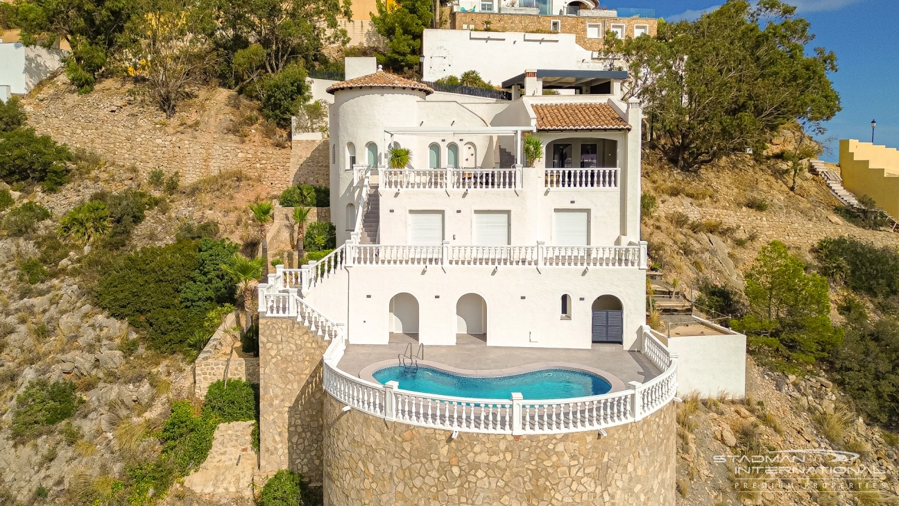 Atemberaubende Villa mit herrlichem Meerblick in Altea Hills
