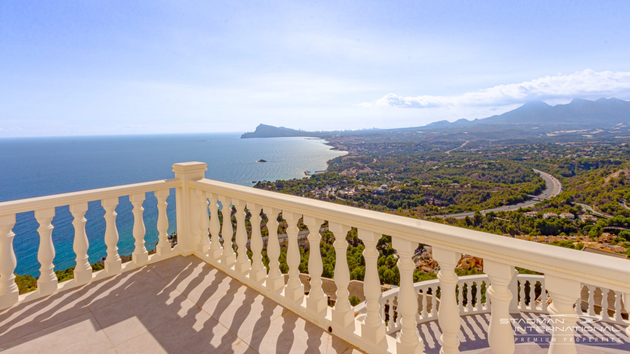 Atemberaubende Villa mit herrlichem Meerblick in Altea Hills