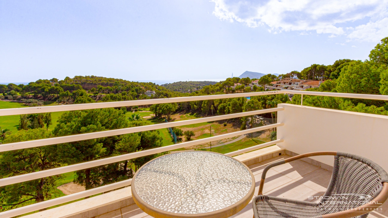 Romslig Tomannsbolig på Altea Golfbane
