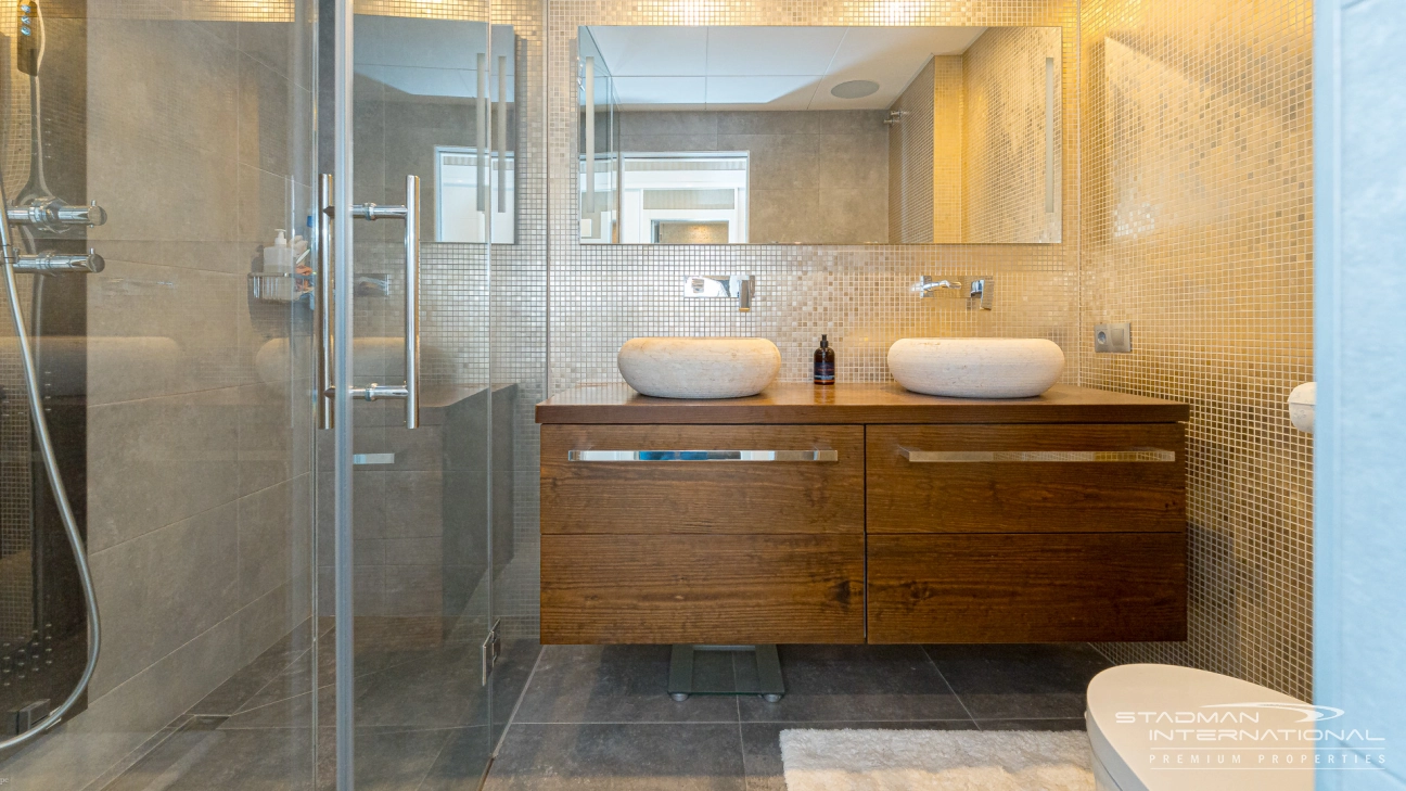 Apartamento de Lujo con Impresionantes Vistas al Mar en Altea Hills