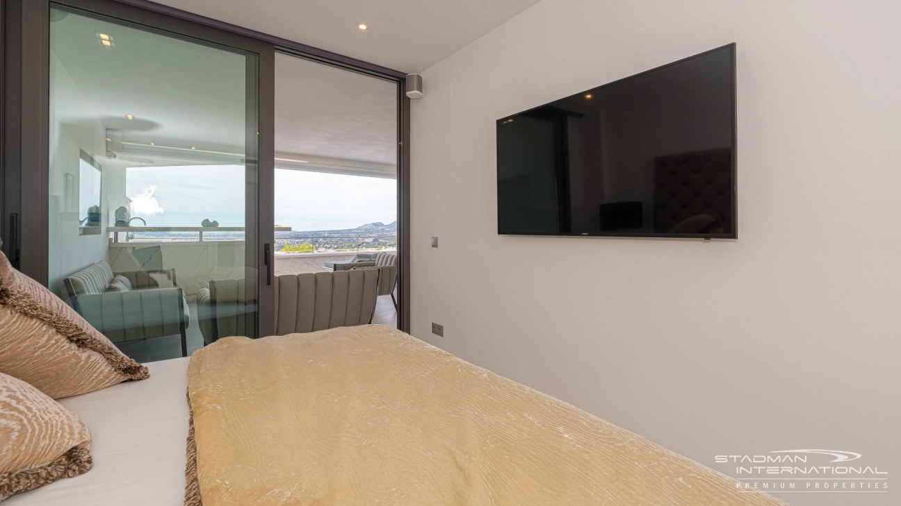 Apartamento de Lujo con Impresionantes Vistas al Mar en Altea Hills