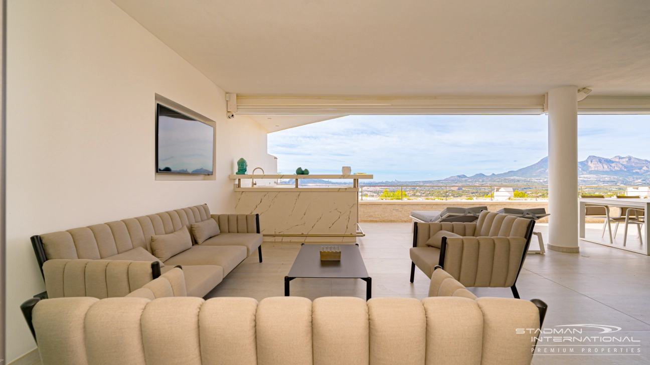 Apartamento de Lujo con Impresionantes Vistas al Mar en Altea Hills