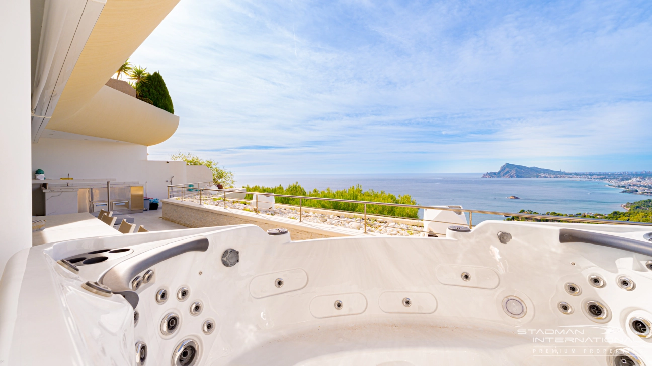 Apartamento de Lujo con Impresionantes Vistas al Mar en Altea Hills