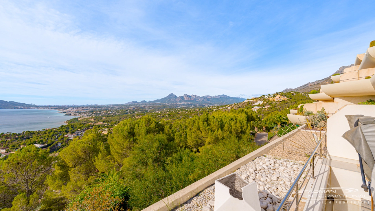 Apartamento de Lujo con Impresionantes Vistas al Mar en Altea Hills