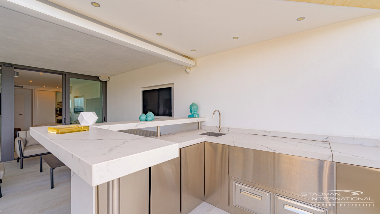 Apartamento de Lujo con Impresionantes Vistas al Mar en Altea Hills