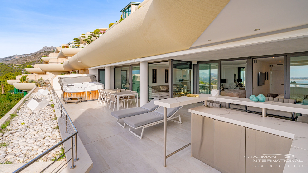 Apartamento de Lujo con Impresionantes Vistas al Mar en Altea Hills