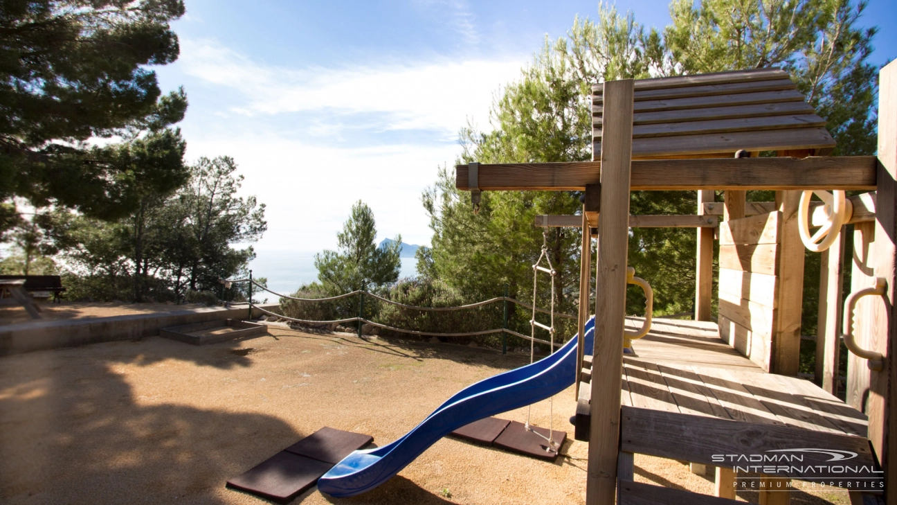 Apartamento de Lujo con Impresionantes Vistas al Mar en Altea Hills