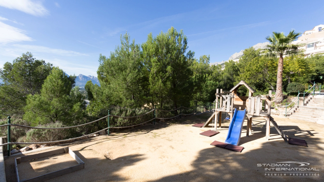 Apartamento de Lujo con Impresionantes Vistas al Mar en Altea Hills