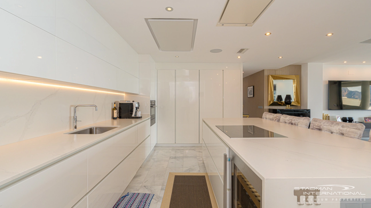 Apartamento de Lujo con Impresionantes Vistas al Mar en Altea Hills