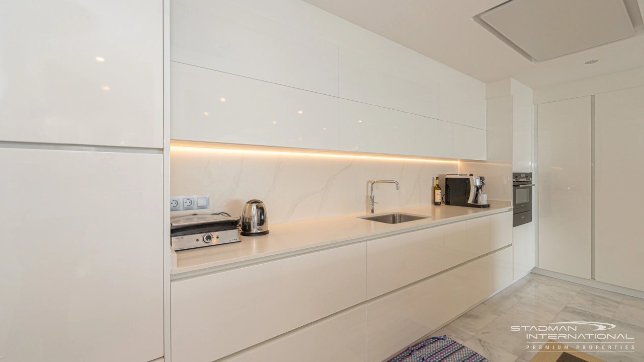 Apartamento de Lujo con Impresionantes Vistas al Mar en Altea Hills