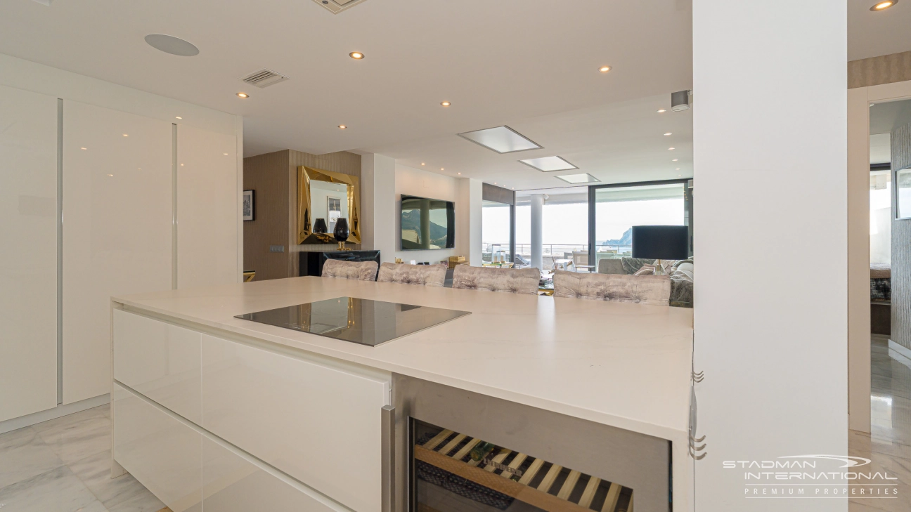 Apartamento de Lujo con Impresionantes Vistas al Mar en Altea Hills