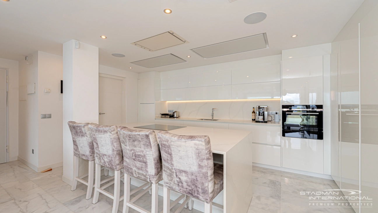 Apartamento de Lujo con Impresionantes Vistas al Mar en Altea Hills