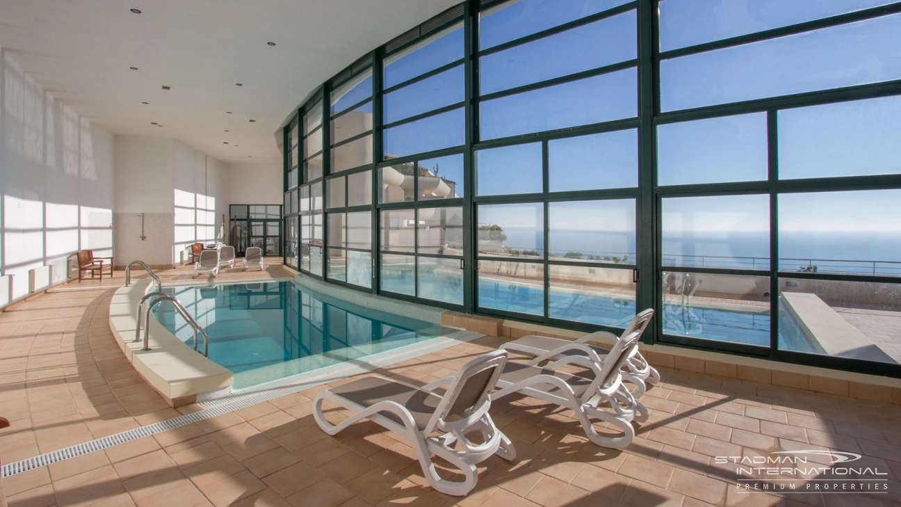 Apartamento de Lujo con Impresionantes Vistas al Mar en Altea Hills