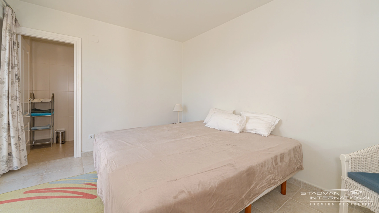 Amplia Villa Familiar con Apartamento y Hermosas Vistas al Mar