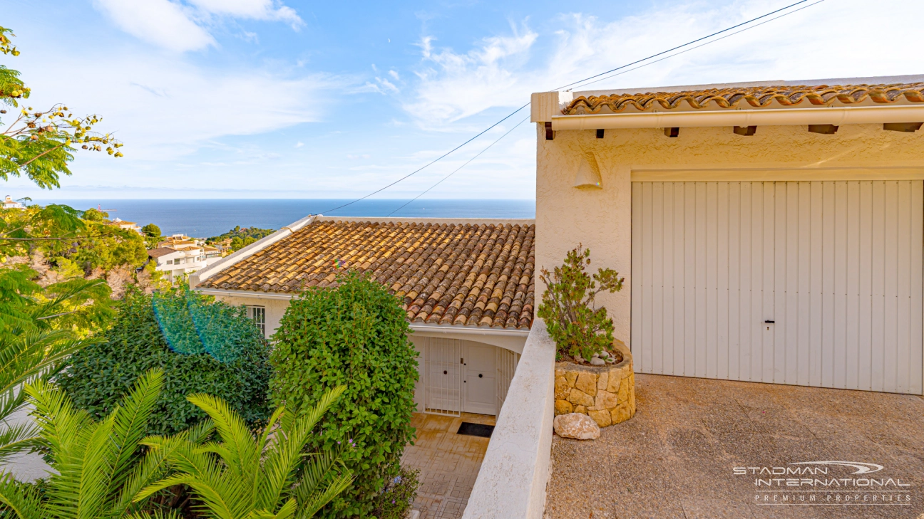 Amplia Villa Familiar con Apartamento y Hermosas Vistas al Mar