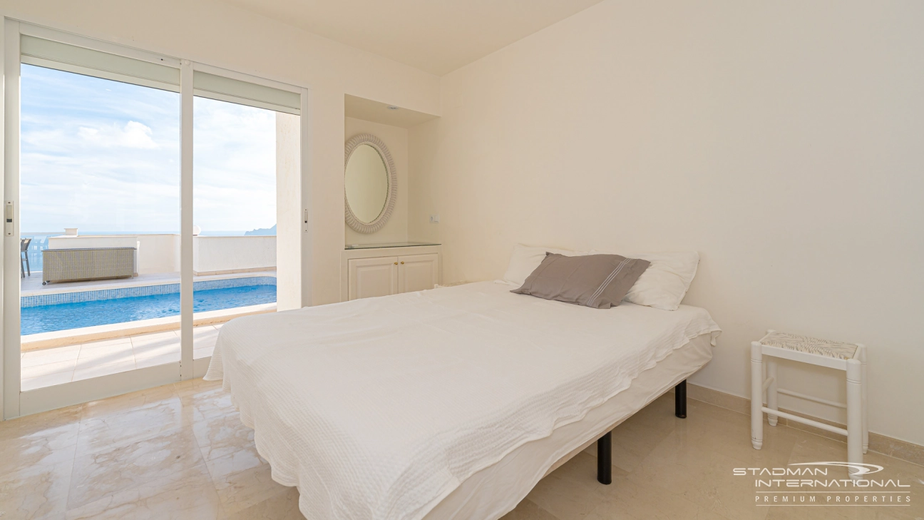 Amplia Villa Familiar con Apartamento y Hermosas Vistas al Mar