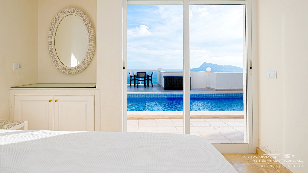 Amplia Villa Familiar con Apartamento y Hermosas Vistas al Mar