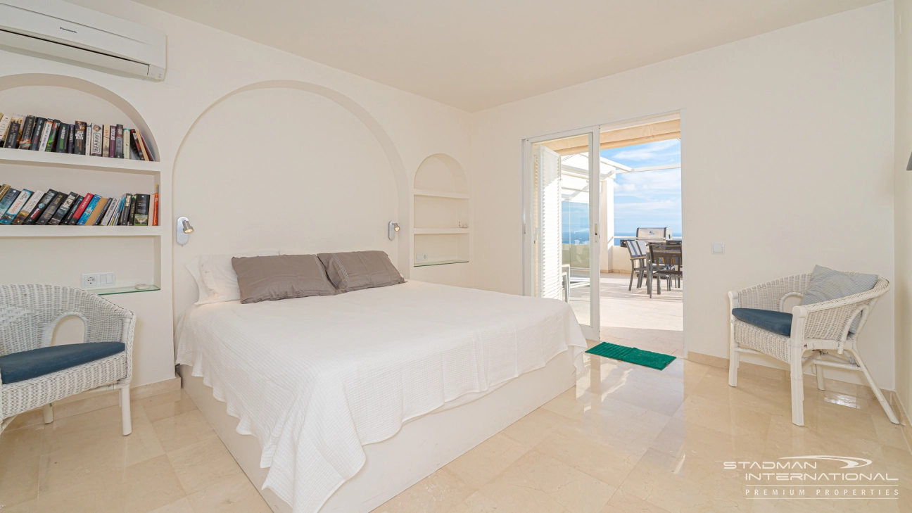 Amplia Villa Familiar con Apartamento y Hermosas Vistas al Mar