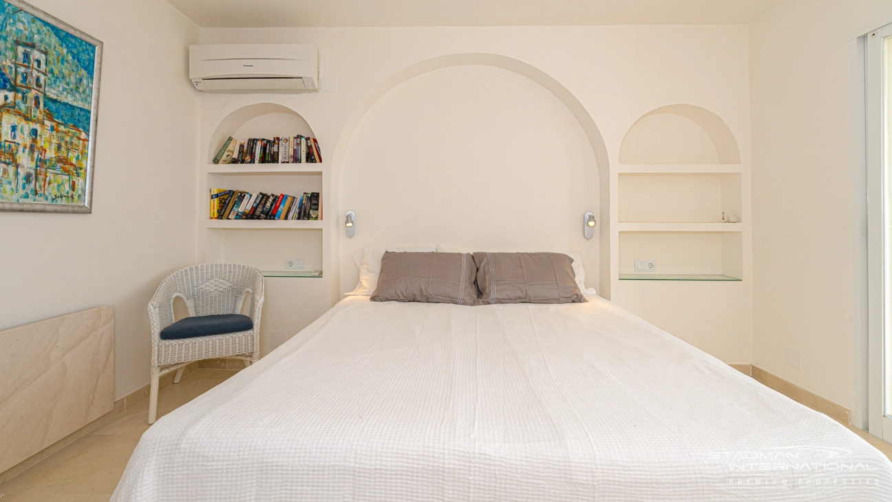 Amplia Villa Familiar con Apartamento y Hermosas Vistas al Mar