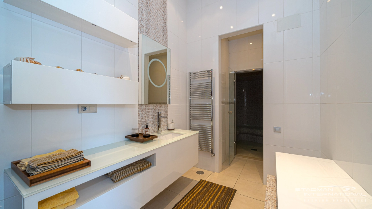 Villa de Luxe Spacieuse avec Vue Imprenable sur la Mer à Altea Hills